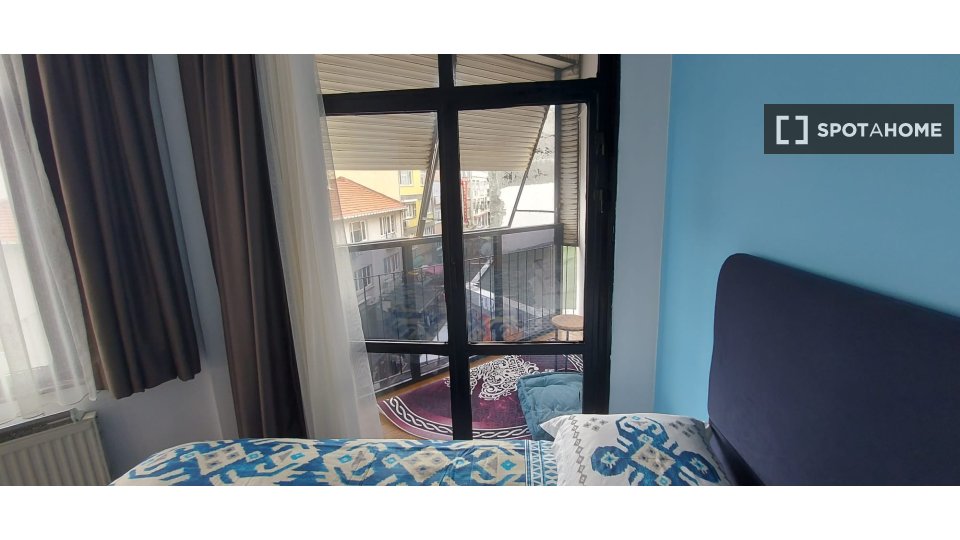 Double room Istanbul, 3 beds, 80m² — photo 19