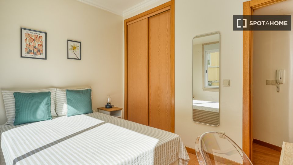 Double room Lisbon, 4 beds — photo 1