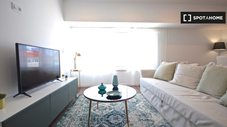 Apartment Lisbon, 1 bed — photo 4