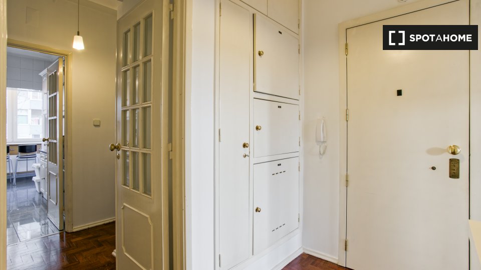 Double room Lisbon, 5 beds — photo 19