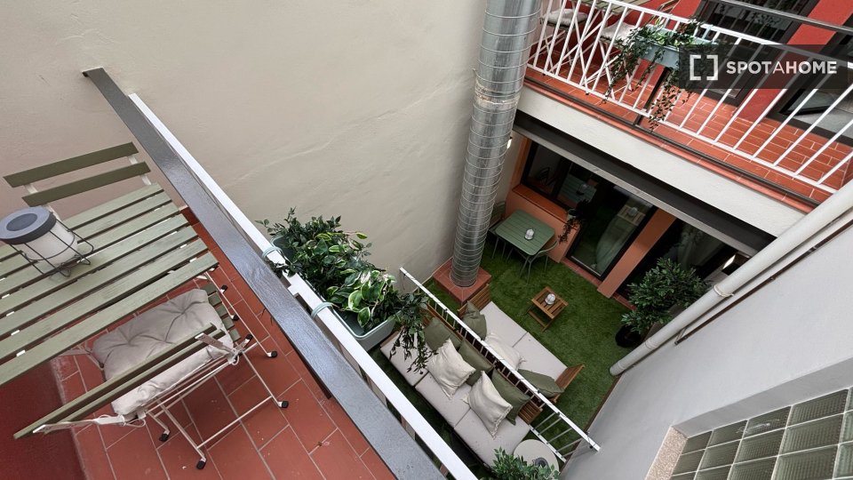 Double room Barcelona, 4 beds, 90m² — photo 11