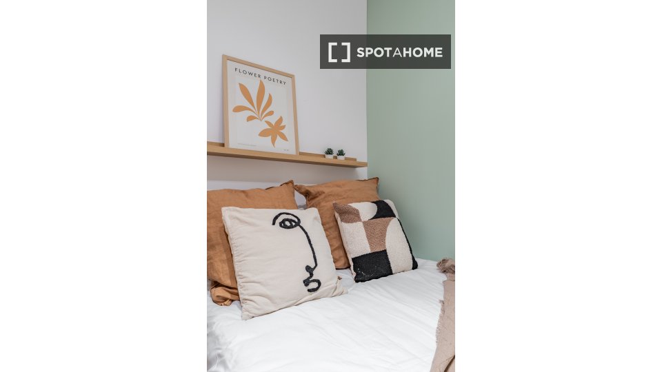 Double room Madrid, 10 beds, 173m² — photo 58