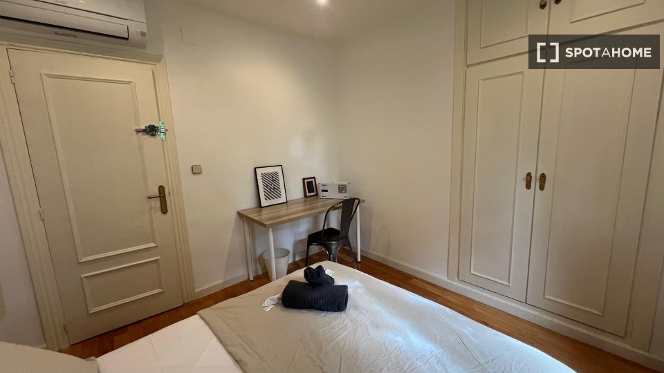 Double room Madrid, 8 beds — photo 13