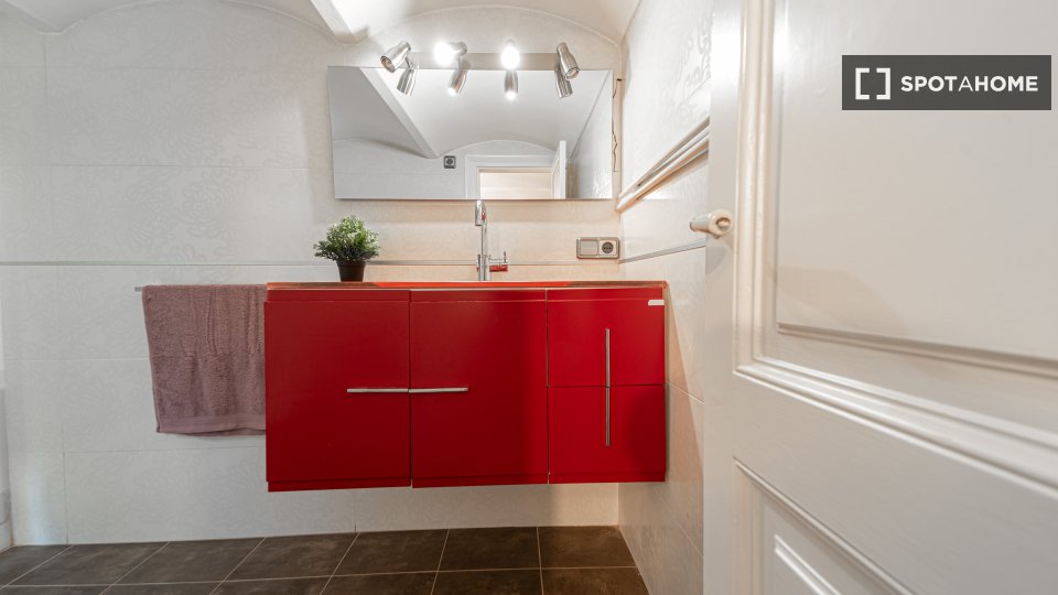 Double room Barcelona, 8 beds, 190m² — photo 3
