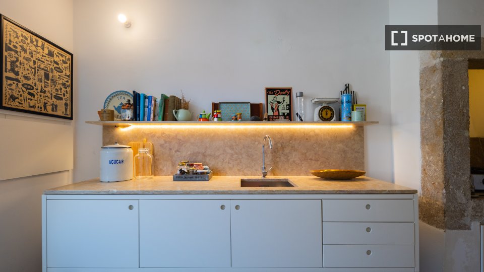 Apartment Lisbon, 2 beds, 110m² — photo 8
