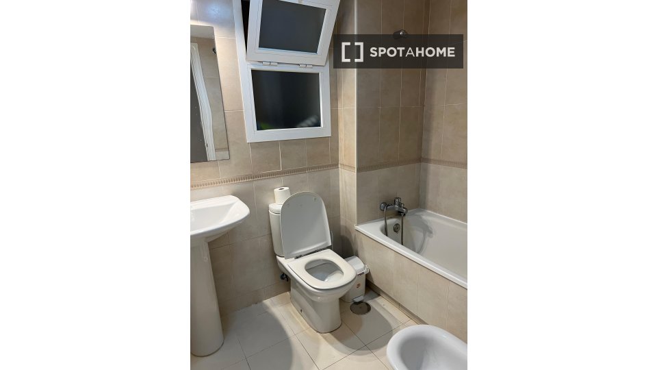Double room Malaga, 3 beds, 150m² — photo 15