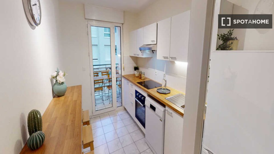 Double room Lyon, 3 beds, 70m² — photo 6