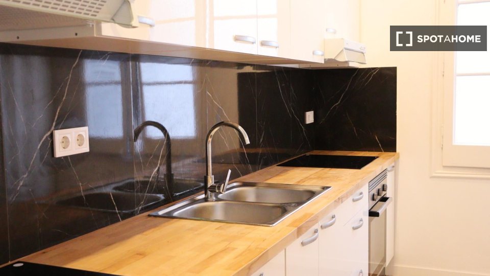 Double room Barcelona, 7 beds, 90m² — photo 8