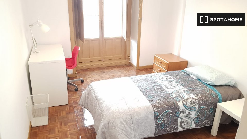 Double room Madrid, 5 beds, 100m² — photo 42
