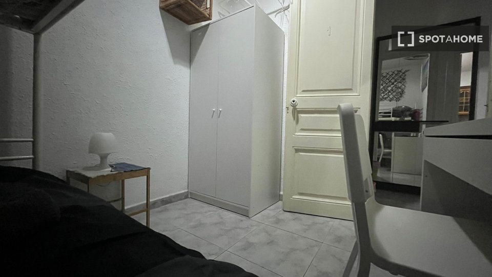 Double room Barcelona, 5 beds, 50m² — photo 22