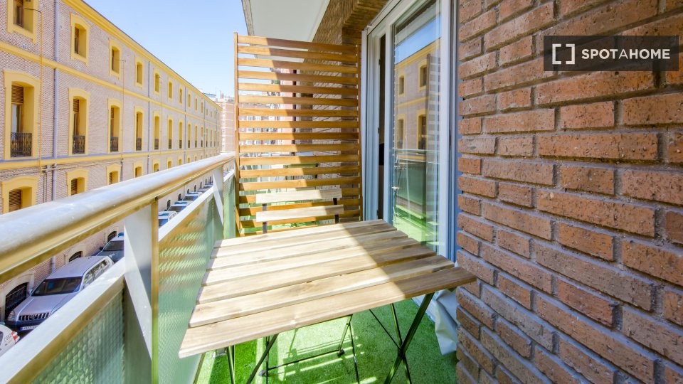 Double room Madrid, 6 beds, 117m² — photo 2