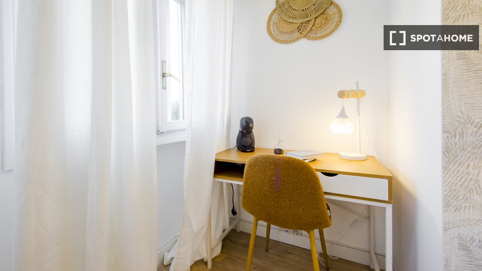 Double room Madrid, 6 beds, 110m² — photo 12