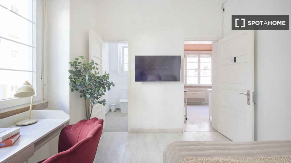 Double room Lisbon, 9 beds — photo 12