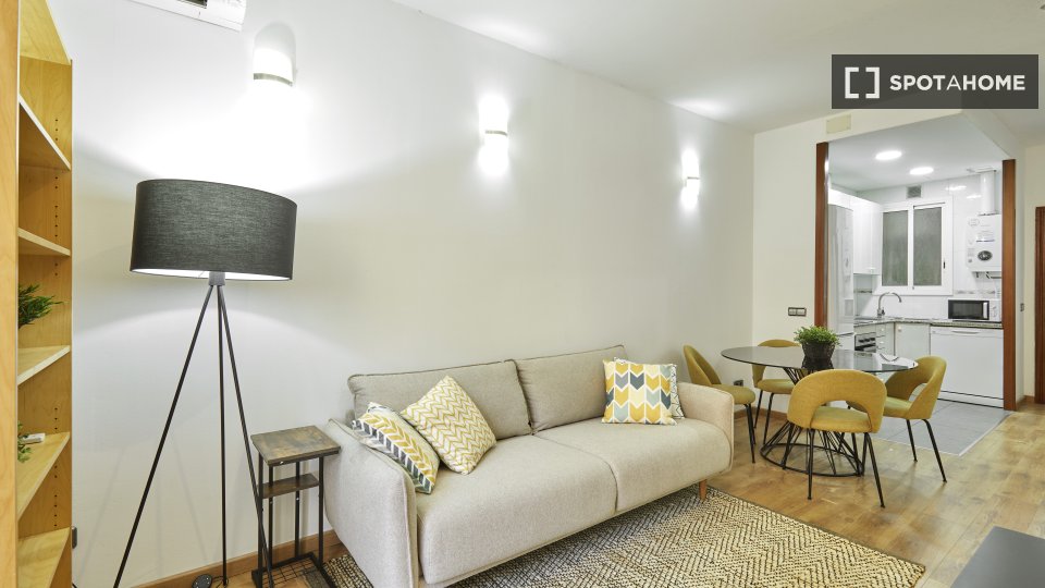 Apartment Barcelona, 4 beds, 80m² — photo 56