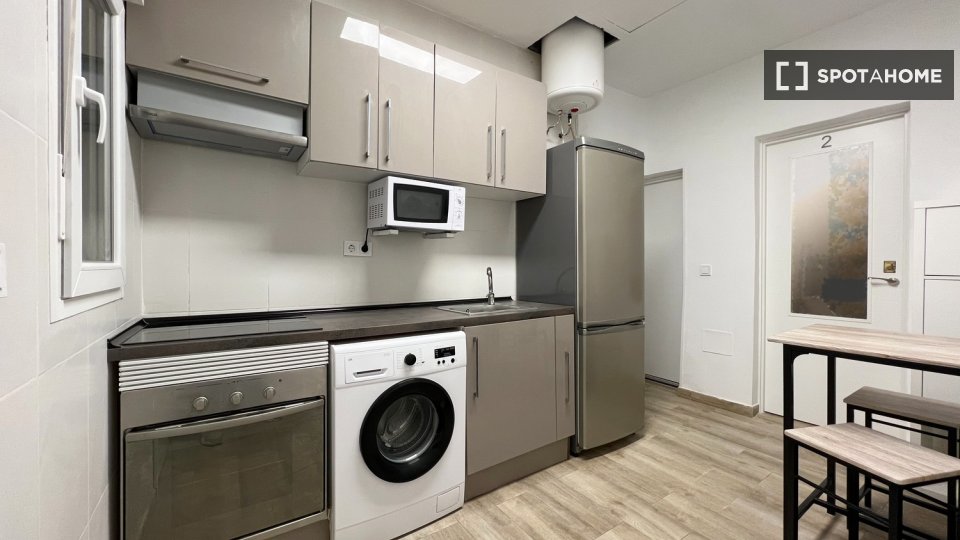 Double room Madrid, 3 beds — photo 4