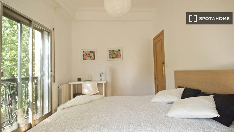 Double room Madrid, 6 beds, 200m² — photo 26