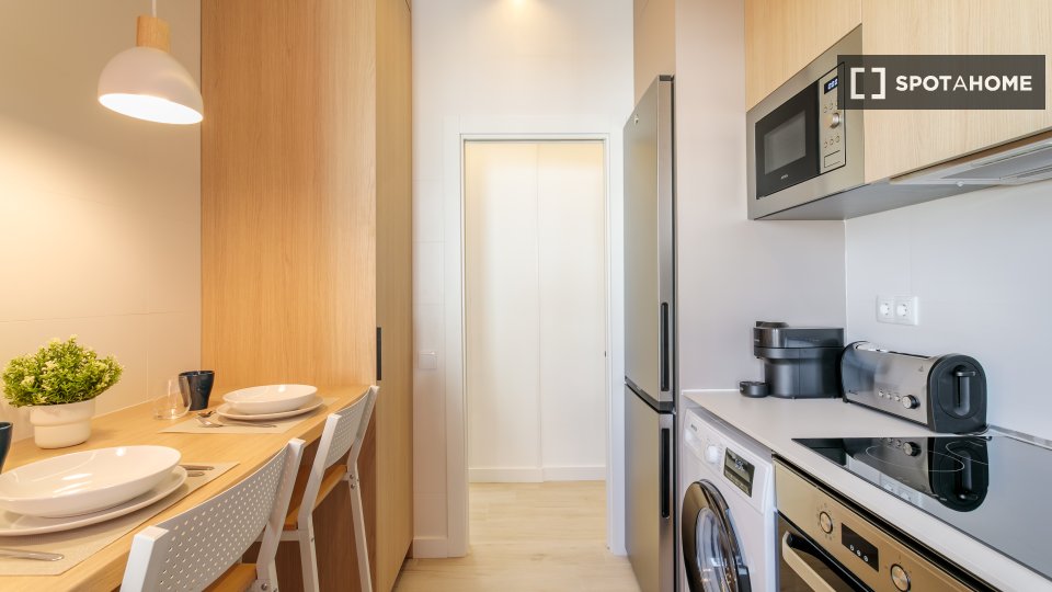 Double room Alicante, 5 beds, 104m² — photo 5