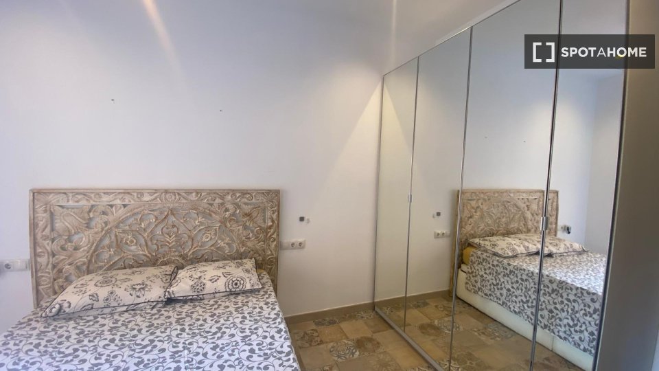 Double room Palma_De_Mallorca, 2 beds, 80m² — photo 1