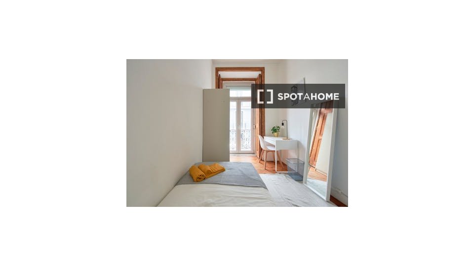 Double room Lisbon, 9 beds — photo 16