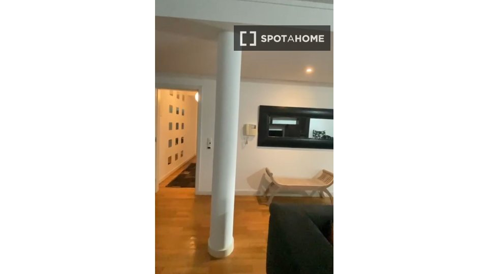 Double room Lisbon, 2 beds, 16m² — photo 12