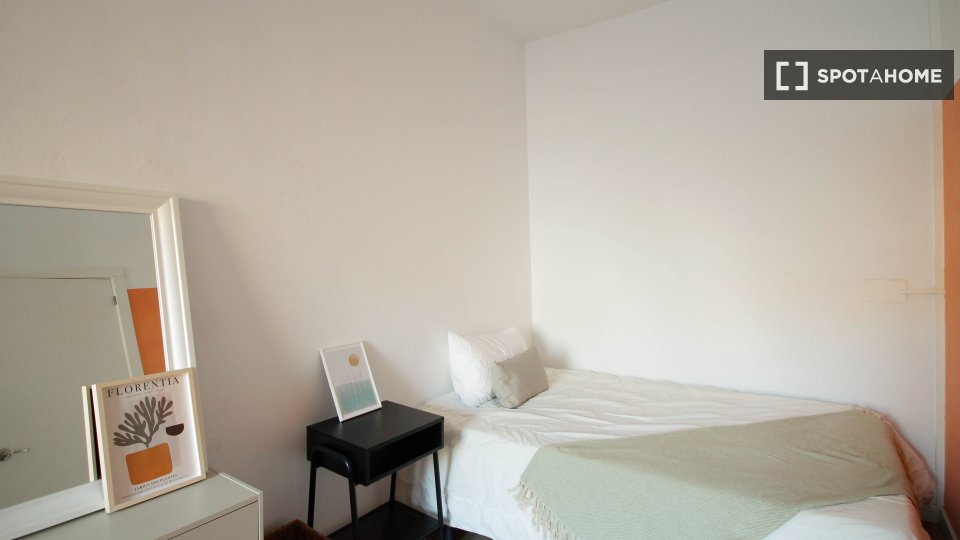Double room Barcelona, 6 beds — photo 7