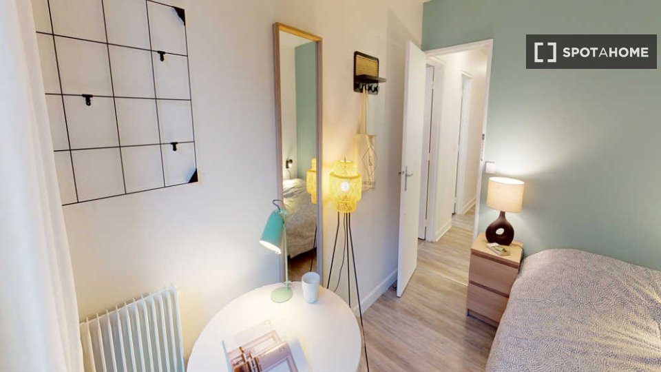 Double room Paris, 4 beds, 80m² — photo 12