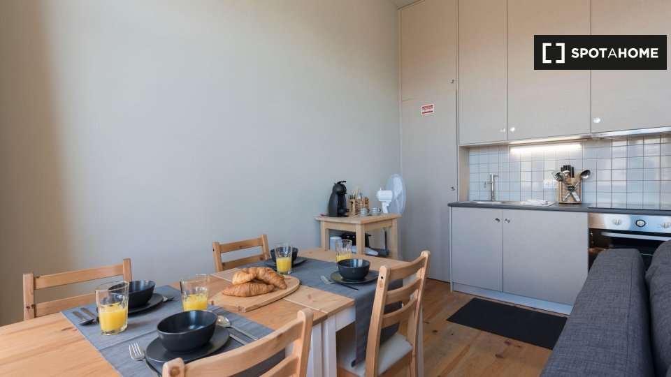 Apartment mono Porto, 90m² — photo 1