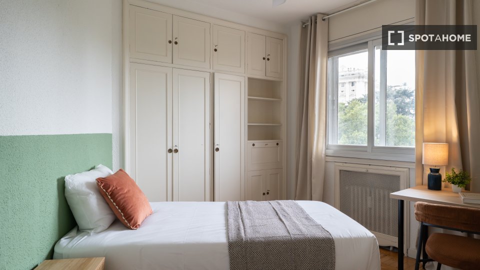 Double room Madrid, 6 beds — photo 6