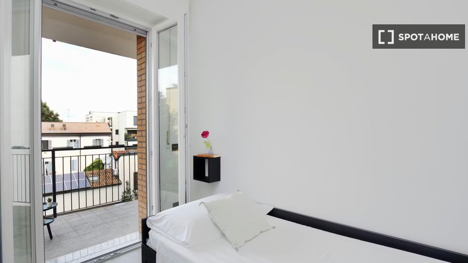 Double room Milan, 5 beds — photo 21