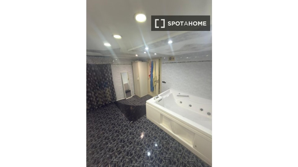 Apartment Naples, 5 beds — photo 15
