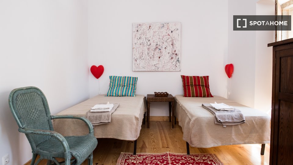 Apartment Lisbon, 3 beds, 100m² — photo 11