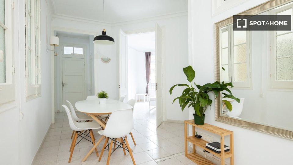 Double room Barcelona, 6 beds, 150m² — photo 6