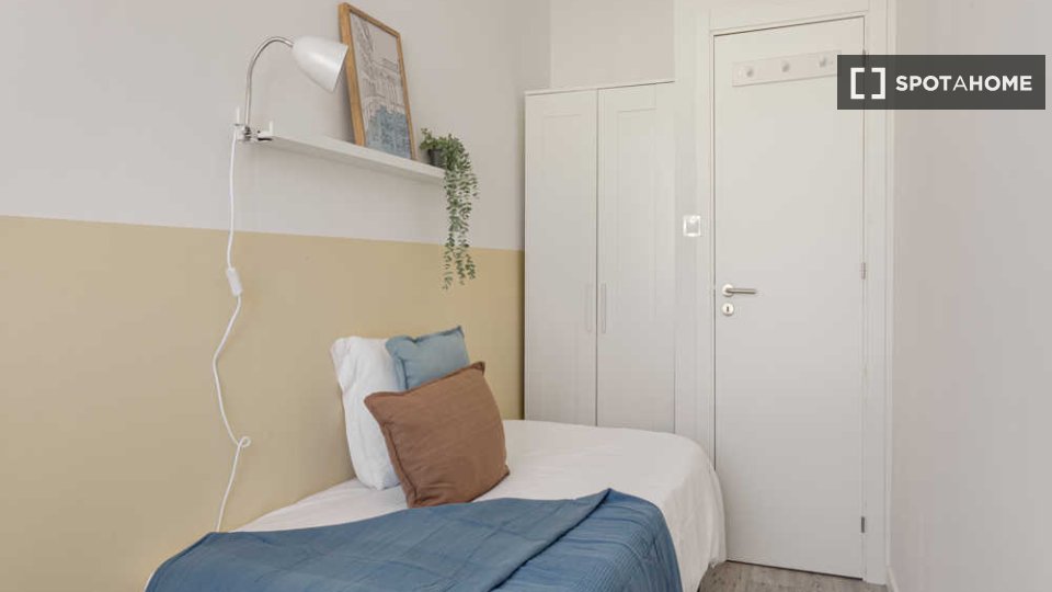 Double room Lisbon, 7 beds — photo 34