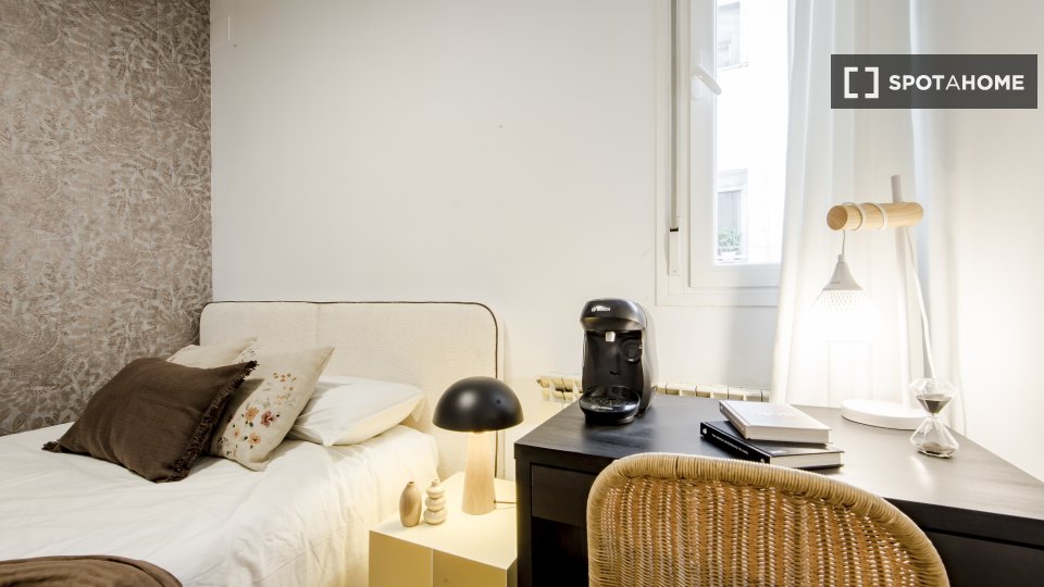 Double room Madrid, 4 beds, 70m² — photo 2