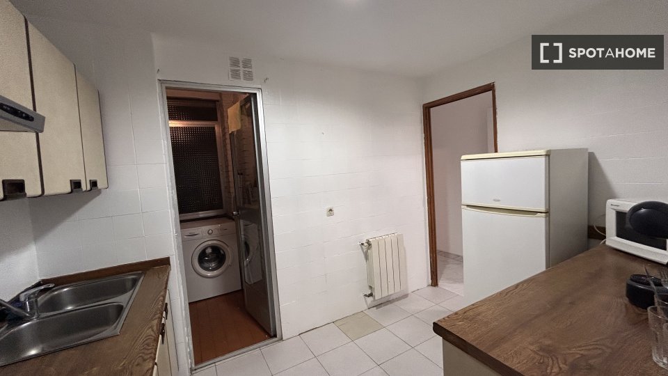 Double room Madrid, 5 beds, 20m² — photo 13