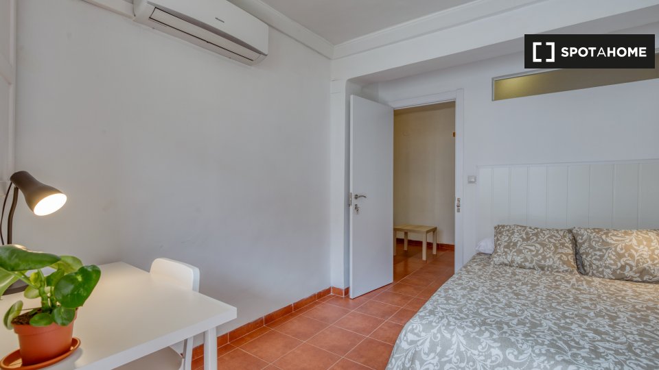 Double room Valencia, 4 beds, 80m² — photo 7