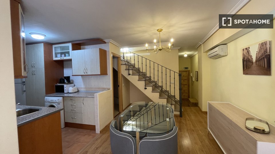 Apartment Alcala_De_Henares, 3 beds, 130m² — photo 12