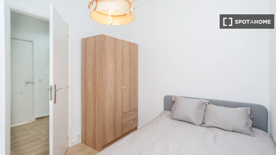 Double room Lisbon, 5 beds — photo 2