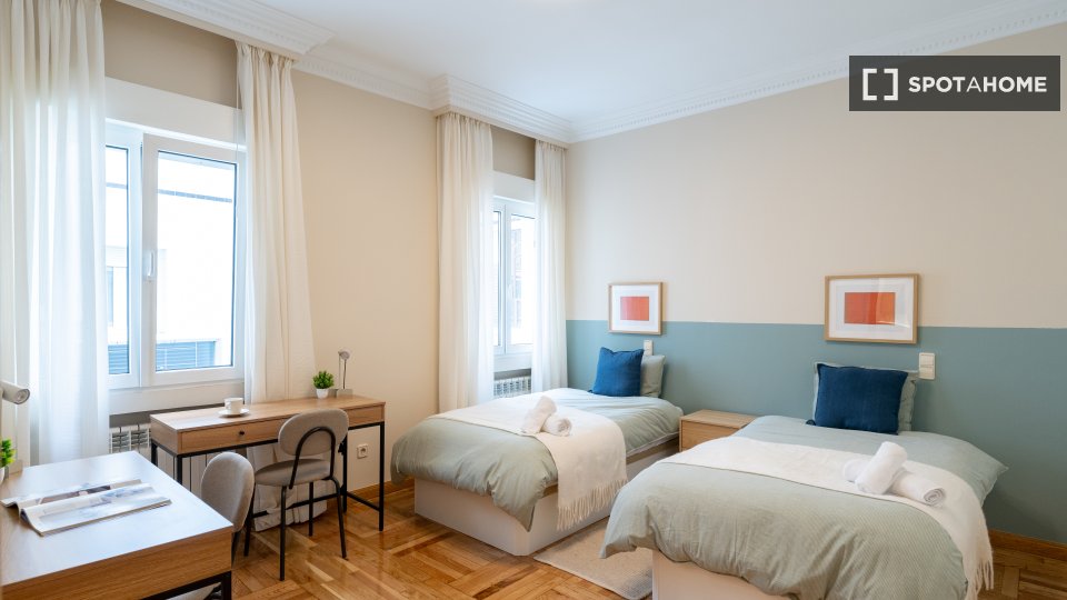 Double room Madrid, 5 beds — photo 10
