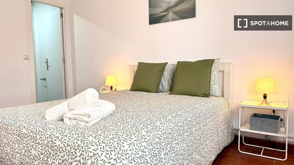 Double room Madrid, 4 beds — photo 3