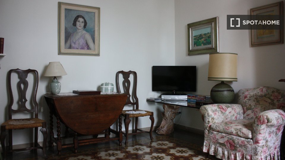 Double room Florence, 3 beds, 160m² — photo 10