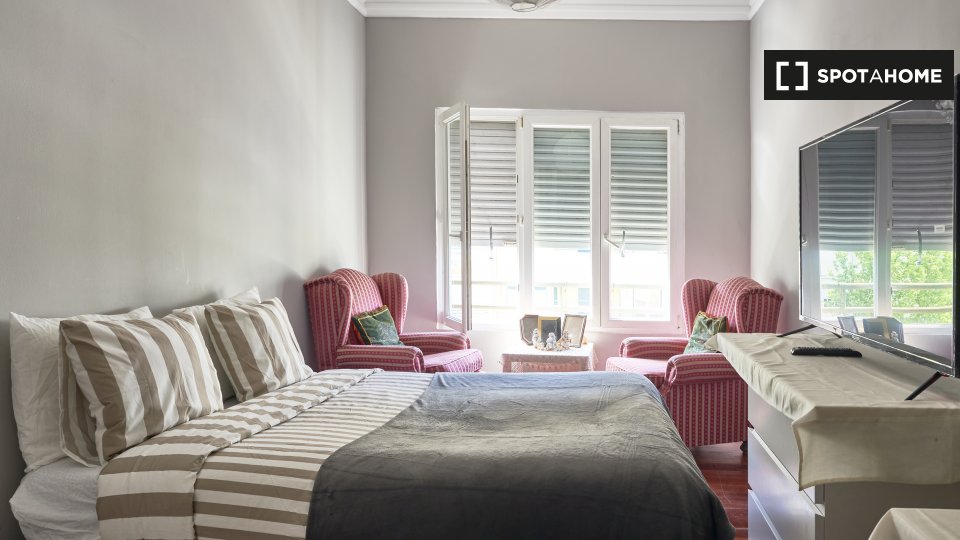 Double room Lisbon, 8 beds — photo 1