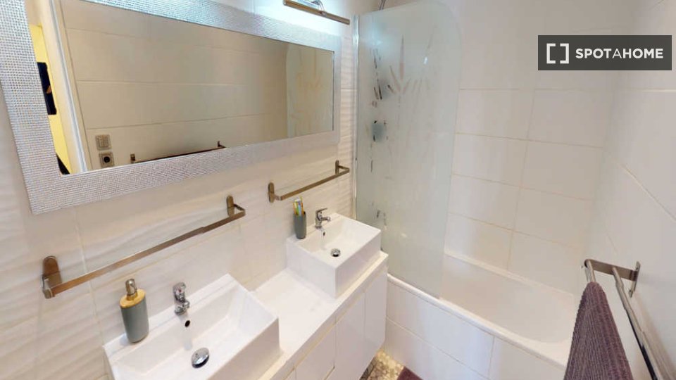 Double room Paris, 4 beds, 90m² — photo 4