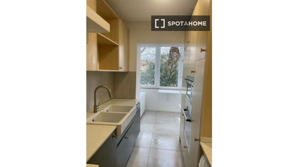 Double room Lisbon, 2 beds, 70m² — photo 8
