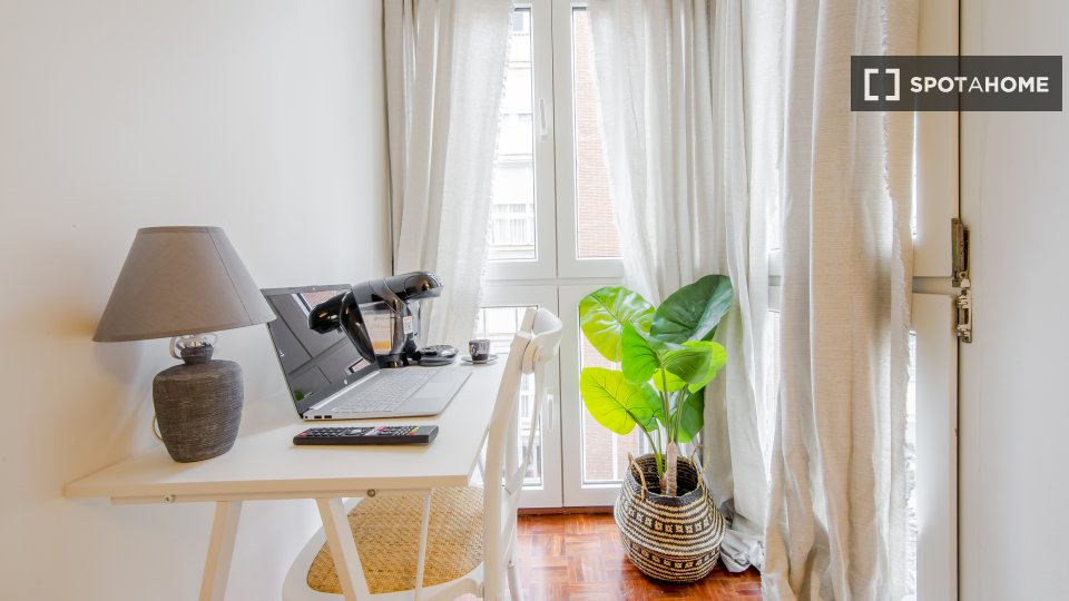 Double room Madrid, 6 beds, 150m² — photo 34