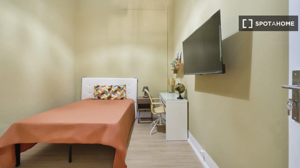Double room Lisbon, 9 beds — photo 10