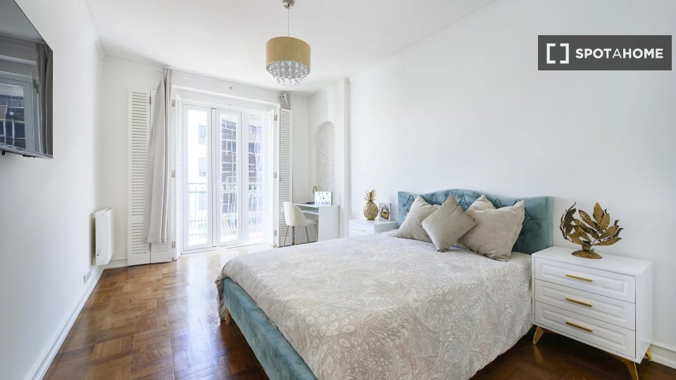 Double room Lisbon, 7 beds — photo 10