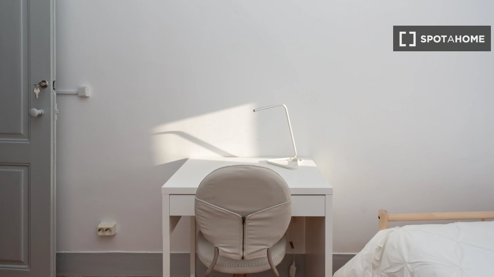 Double room Lisbon, 6 beds — photo 3