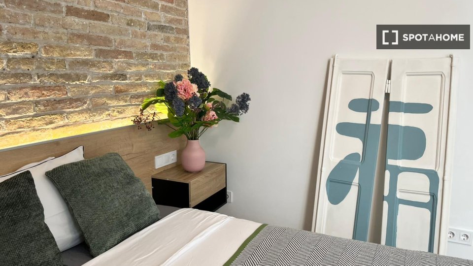 Double room Barcelona, 3 beds — photo 7