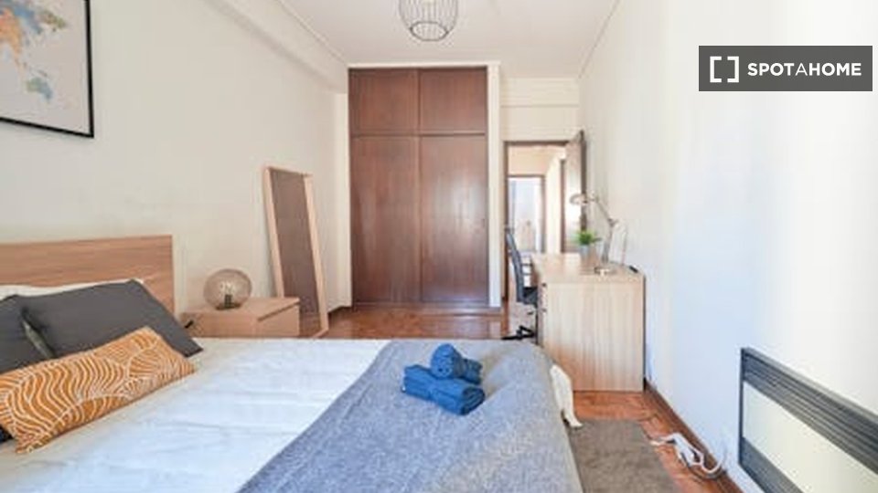 Double room Lisbon, 5 beds — photo 1
